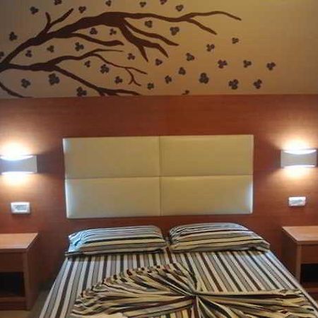 Katerinas Garden Hotel เคฟาลอส ภายนอก รูปภาพ